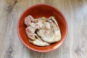 Рулет из свиных ушей Рулет из свиных ушей