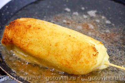 Сосиски с сыром в картофельном пюре на шпажках Сосиски с сыром в картофельном пюре на шпажках