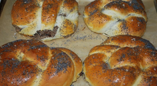 Мягкие брецели, фаршированные шоколадно-маковым тестом, пошаговый рецепт с фото Мягкие брецели, фаршированные шоколадно-маковым тестом, пошаговый рецепт с фото