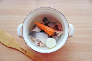 Заливное из карася Заливное из карася