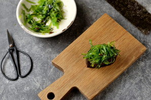 Роллы с чукой Роллы с чукой