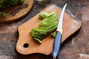 Бутерброды с авокадо и тунцом Бутерброды с авокадо и тунцом