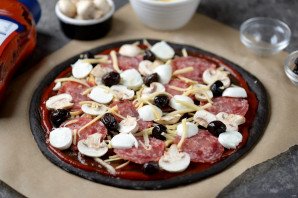 Пицца на черном тесте Пицца на черном тесте