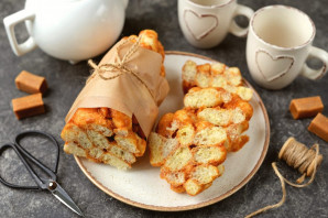 Колбаска из ирисок и кукурузных палочек Колбаска из ирисок и кукурузных палочек