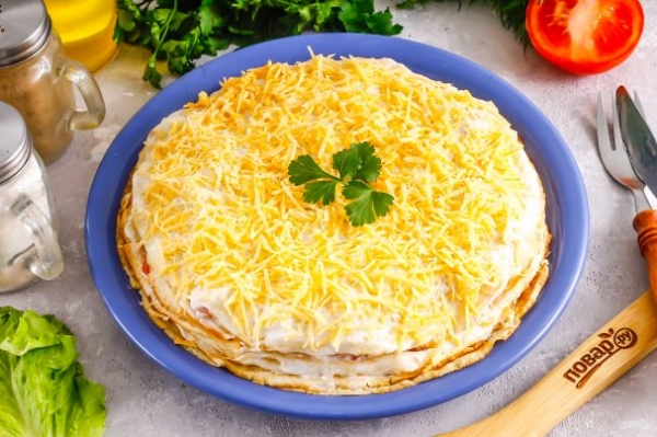 Блинный торт с ветчиной и сыром Блинный торт с ветчиной и сыром