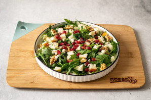 Салат с рукколой и гранатом Салат с рукколой и гранатом