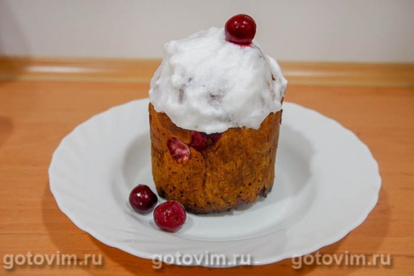 Кулич с вишней Кулич с вишней