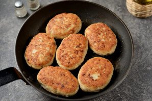 Рыбные котлеты из пеленгаса