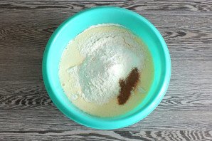 Шарлотка с ревенем Шарлотка с ревенем