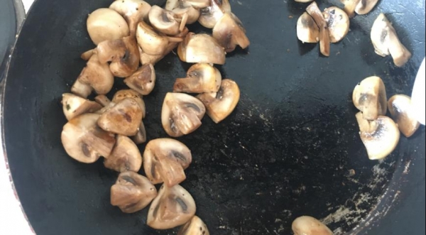 Баранина с грибами и шафрановым соусом, пошаговый рецепт с фото Баранина с грибами и шафрановым соусом, пошаговый рецепт с фото