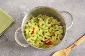 Луковый суп с сельдереем для похудения Луковый суп с сельдереем для похудения