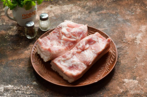 Соленое сало с красным перцем Соленое сало с красным перцем