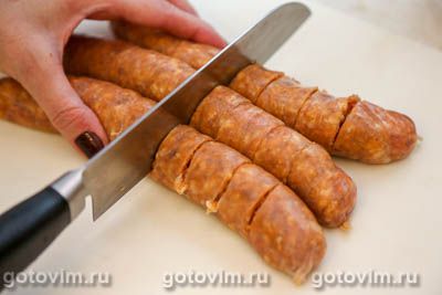 Колбаски для жарки с овощами и сыром на шпажках