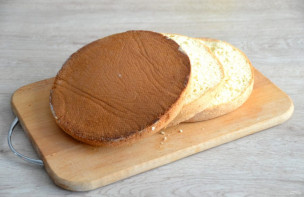 Бисквитный торт с вареной сгущенкой Бисквитный торт с вареной сгущенкой