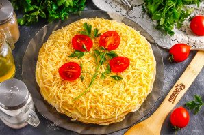 Блинный торт с помидорами и сыром Блинный торт с помидорами и сыром