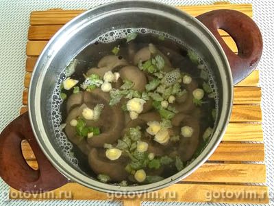 Почки свиные, тушенные с солеными огурцами Почки свиные, тушенные с солеными огурцами