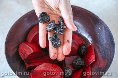 Свинина со свеклой и черносливом Свинина со свеклой и черносливом