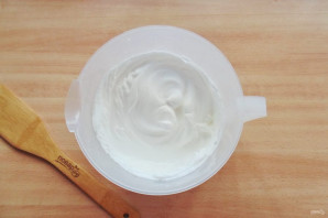 Яблочный пирог с белковым кремом Яблочный пирог с белковым кремом