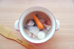 Заливное из карася Заливное из карася