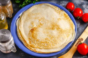 Блинный торт с помидорами и сыром Блинный торт с помидорами и сыром