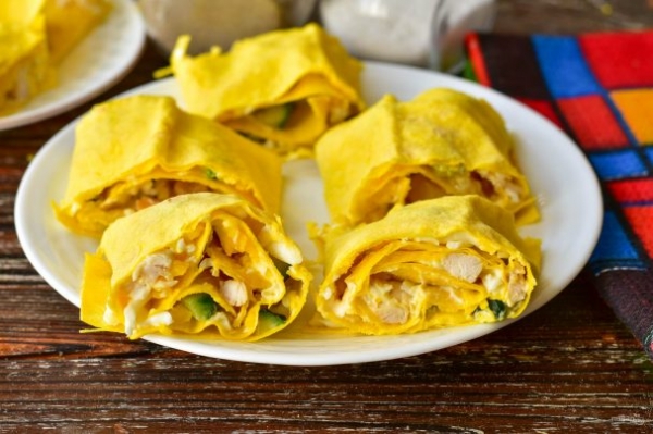 Рулет из лаваша с курицей и огурцами Рулет из лаваша с курицей и огурцами