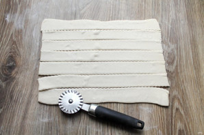 Слоеные трубочки со взбитыми сливками Слоеные трубочки со взбитыми сливками