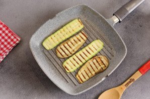 Рулетики из кабачков и баклажанов Рулетики из кабачков и баклажанов