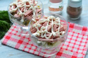 Слоеный салат из пекинской капусты