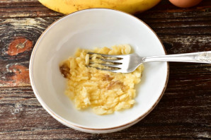 Банановые оладьи на ряженке Банановые оладьи на ряженке