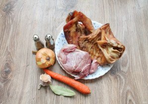 Рулет из свиных ушей Рулет из свиных ушей