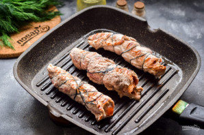 Рулетики из свинины с помидорами