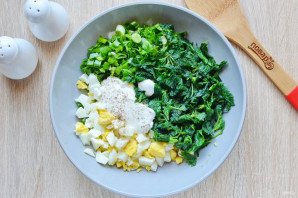 Салат из крапивы Салат из крапивы