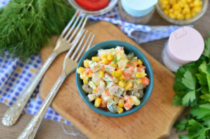Салат с бужениной и кукурузой Салат с бужениной и кукурузой