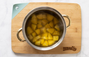 Суп со шпинатом и зеленым горошком Суп со шпинатом и зеленым горошком