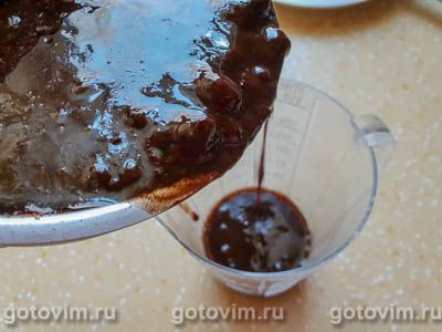 Бисквит на вине с шоколадной глазурью Бисквит на вине с шоколадной глазурью