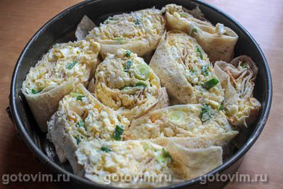 Пирог из лаваша с начинкой из сыра, зелени и вареных яиц Пирог из лаваша с начинкой из сыра, зелени и вареных яиц