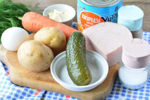 Салат с бужениной и кукурузой Салат с бужениной и кукурузой