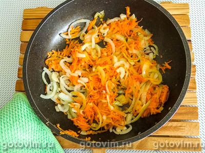 Почки свиные, тушенные с солеными огурцами Почки свиные, тушенные с солеными огурцами