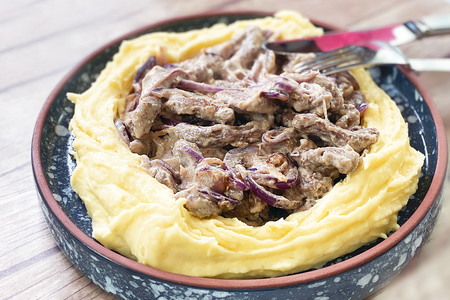 Бефстроганов из говядины - рецепт за 30 минут 