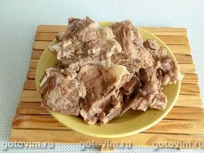 Суп-крем на бульоне из свиных косточек со свеклой