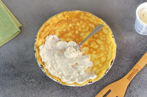 Яичный рулет с красной рыбой Яичный рулет с красной рыбой