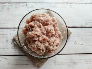 Котлеты с перепелиным яйцом внутри Котлеты с перепелиным яйцом внутри