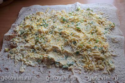 Пирог из лаваша с начинкой из сыра, зелени и вареных яиц Пирог из лаваша с начинкой из сыра, зелени и вареных яиц