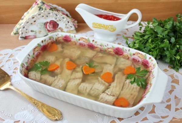 Заливное из карася Заливное из карася