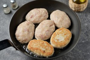 Рыбные котлеты из пеленгаса