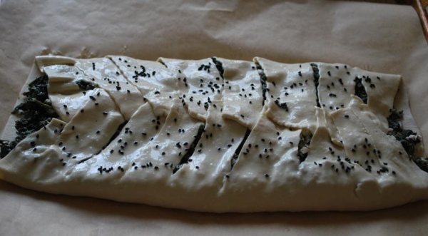 Пирог с крапивой и брынзой, пошаговый рецепт с фото Пирог с крапивой и брынзой, пошаговый рецепт с фото