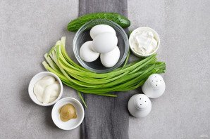 Салат из яиц и зеленого лука Салат из яиц и зеленого лука