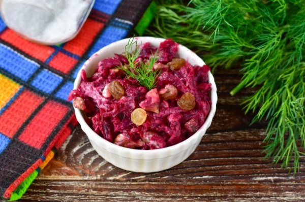 Салат со свеклой "Королевский"