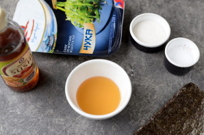 Роллы с чукой Роллы с чукой