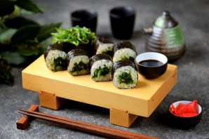 Роллы с чукой Роллы с чукой